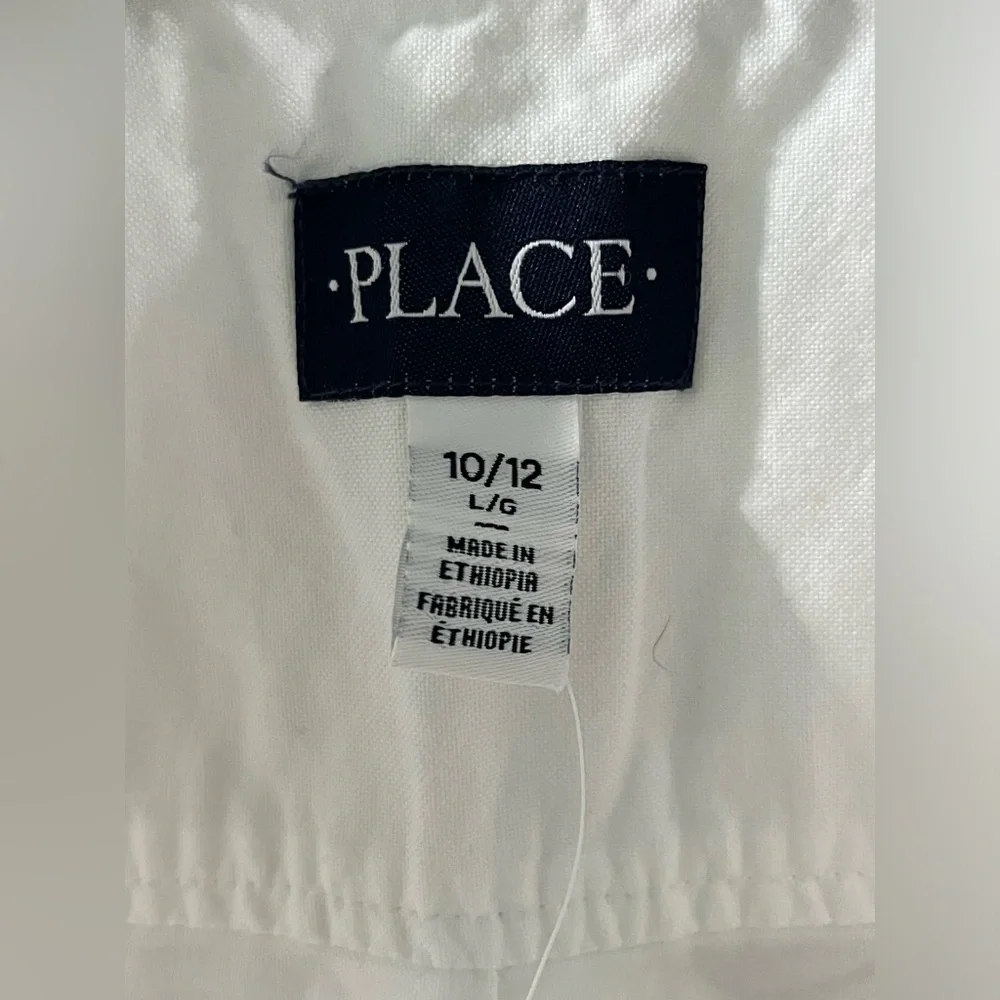 The Children's Place White Short Sleeve Button-Up Shirt, boy’s size large, new!